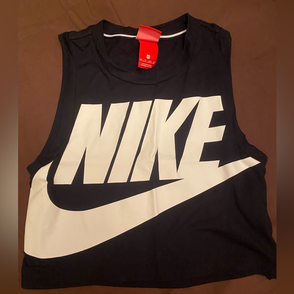 Nike Cropped Tank